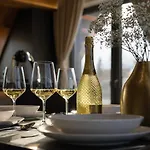 Chatar Tatra Premium 公寓式酒店 4*