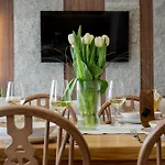 Chatar Tatra Premium 公寓式酒店 4*