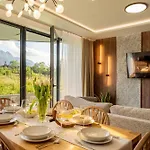 Chatar Tatra Premium 公寓式酒店 4*
